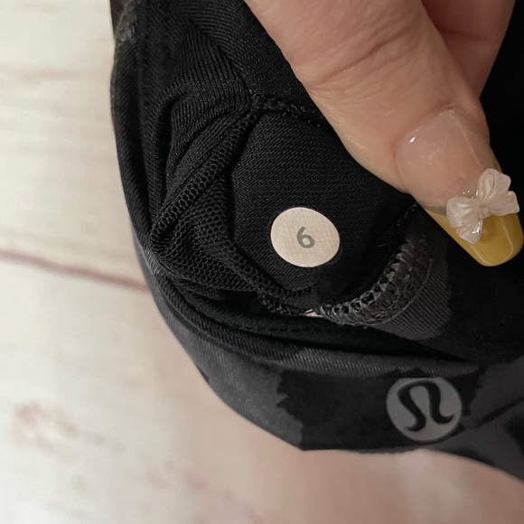 Lululemon Energy Bra Cherry Cheetah Dark Slate Black/Bordeaux Drama/Black Size 6 - Picture 7 of 7